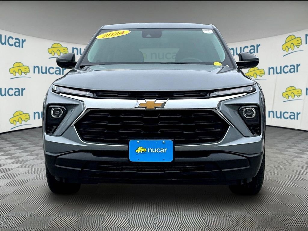 Used 2024 Chevrolet TrailBlazer LS FWD image 2