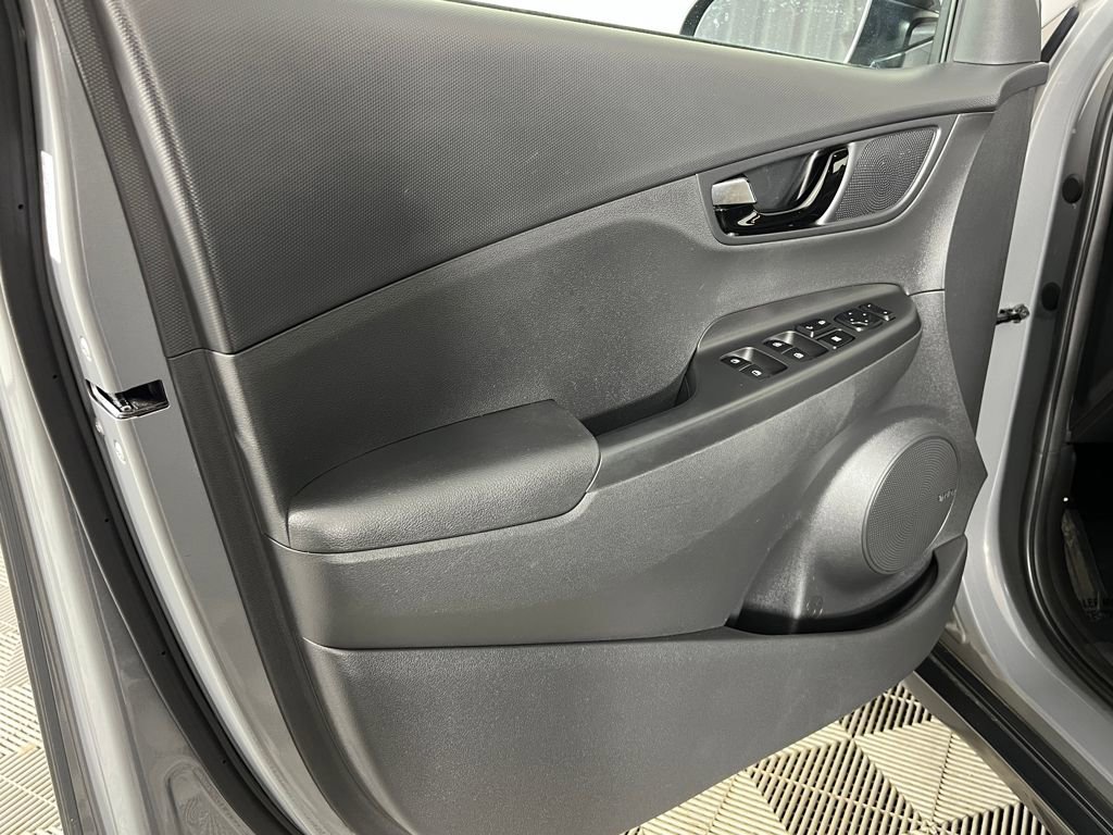 Used 2021 Hyundai Kona Night image 10