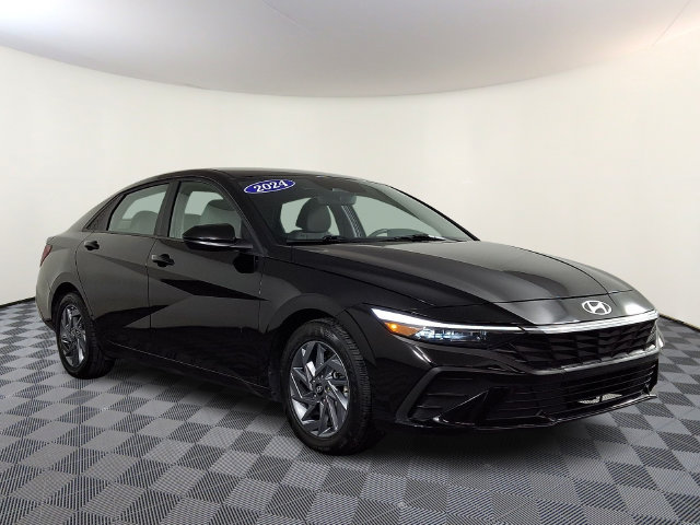 Used 2024 Hyundai Elantra SEL FWD image 1