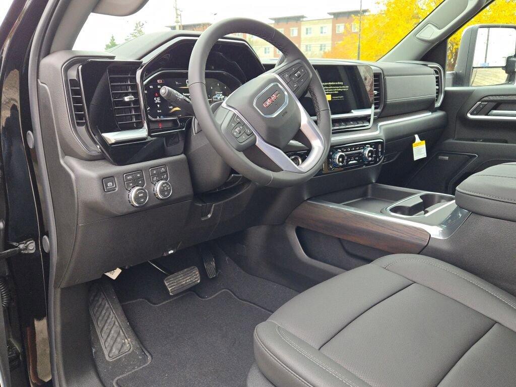 New 2026 GMC Sierra 3500 SLT w/ SLT Premium Package image 22