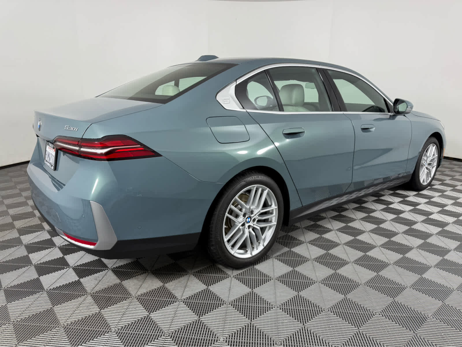 Certified 2025 BMW 530i xDrive 530i xDrive image 4