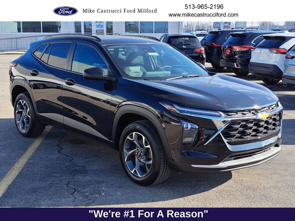 Used 2024 Chevrolet Trax LT w/ Driver Confidence Package image 7