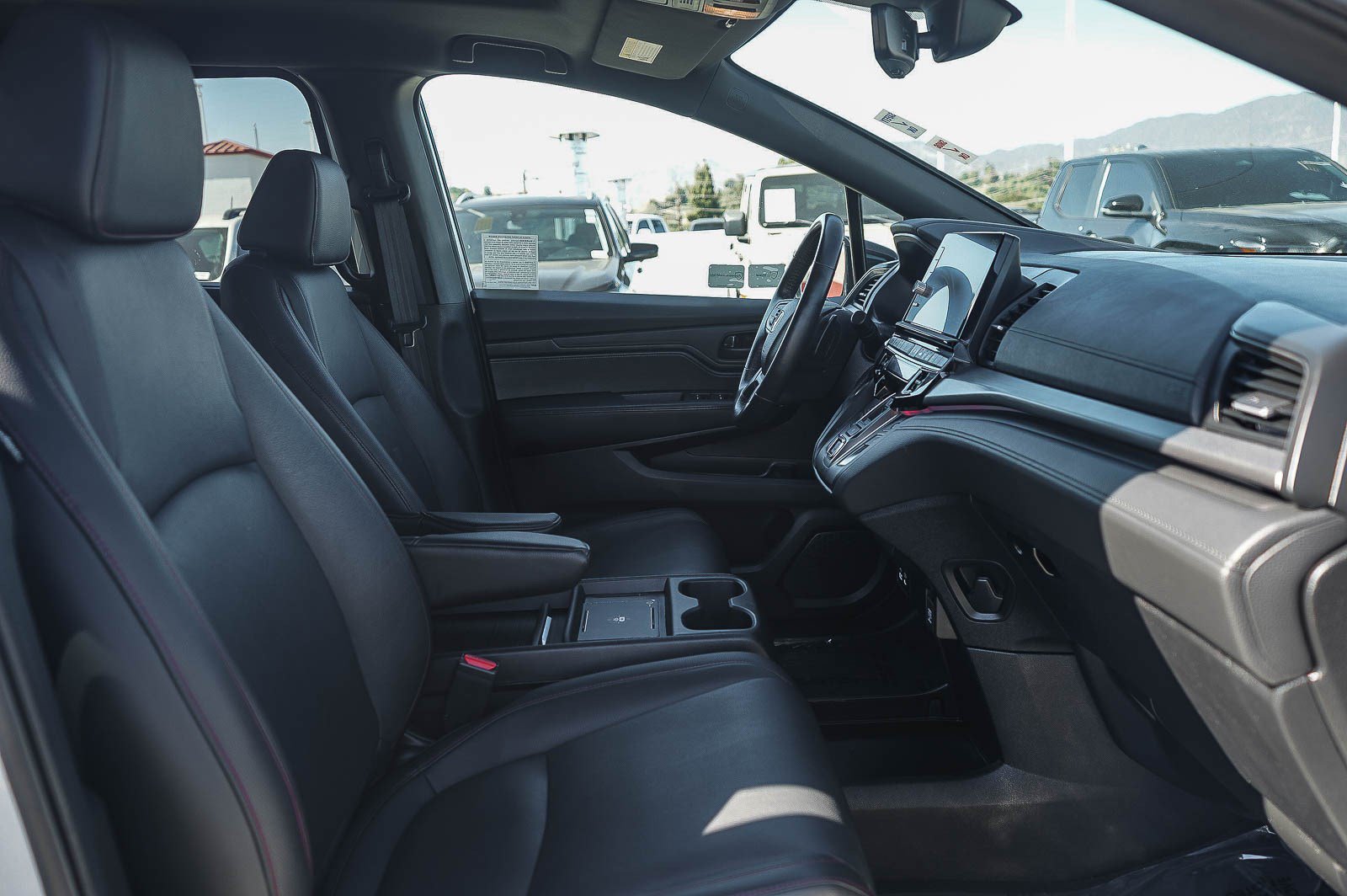 Used 2025 Honda Odyssey Sport-L image 18