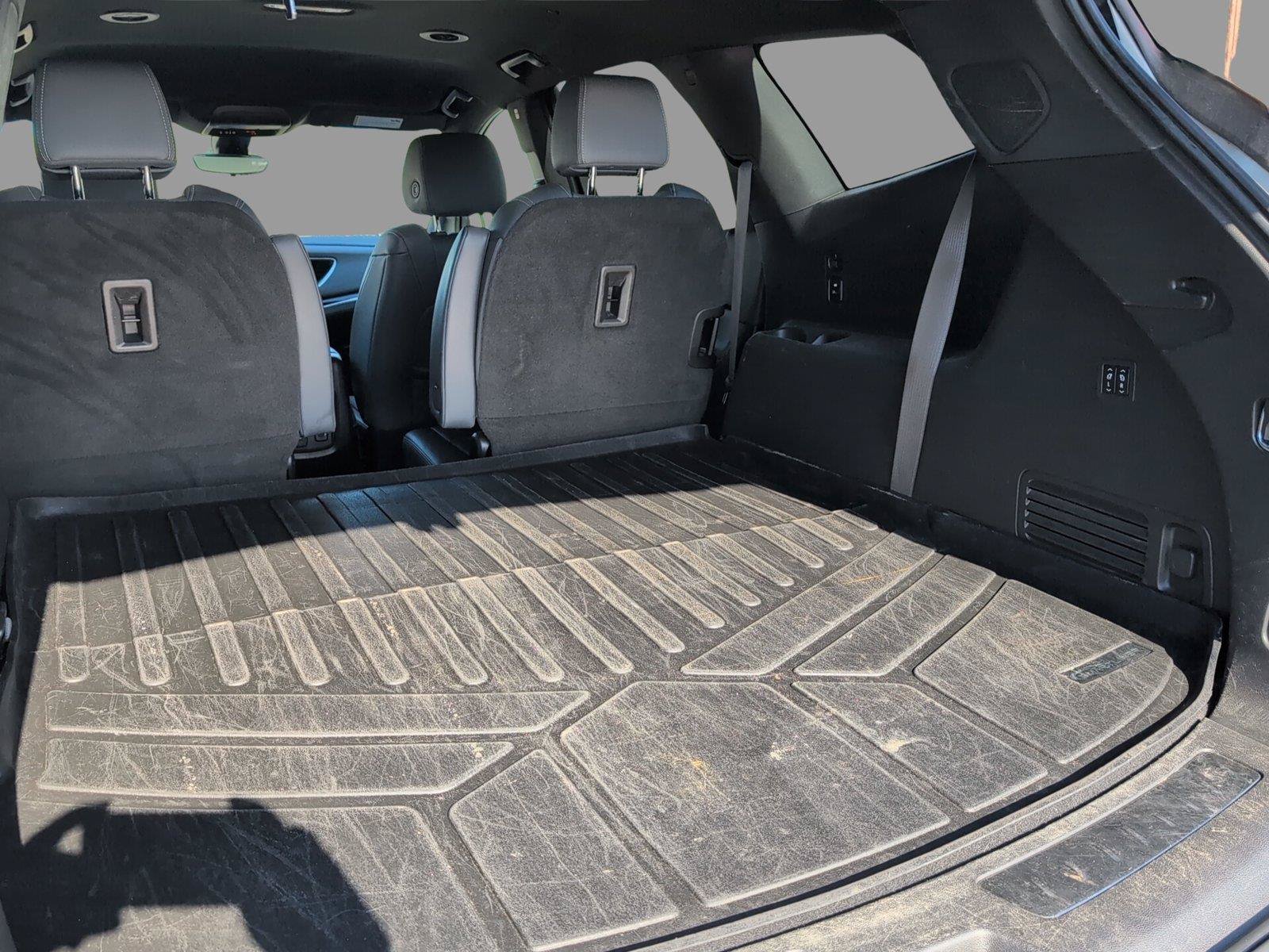 Used 2022 Buick Enclave Premium AWD/4WD image 35
