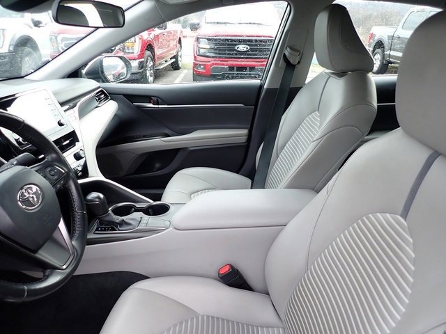 Used 2023 Toyota Camry SE image 15