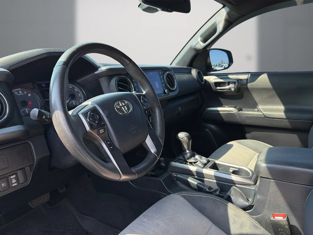 Used 2020 Toyota Tacoma TRD Off-Road AWD/4WD image 15