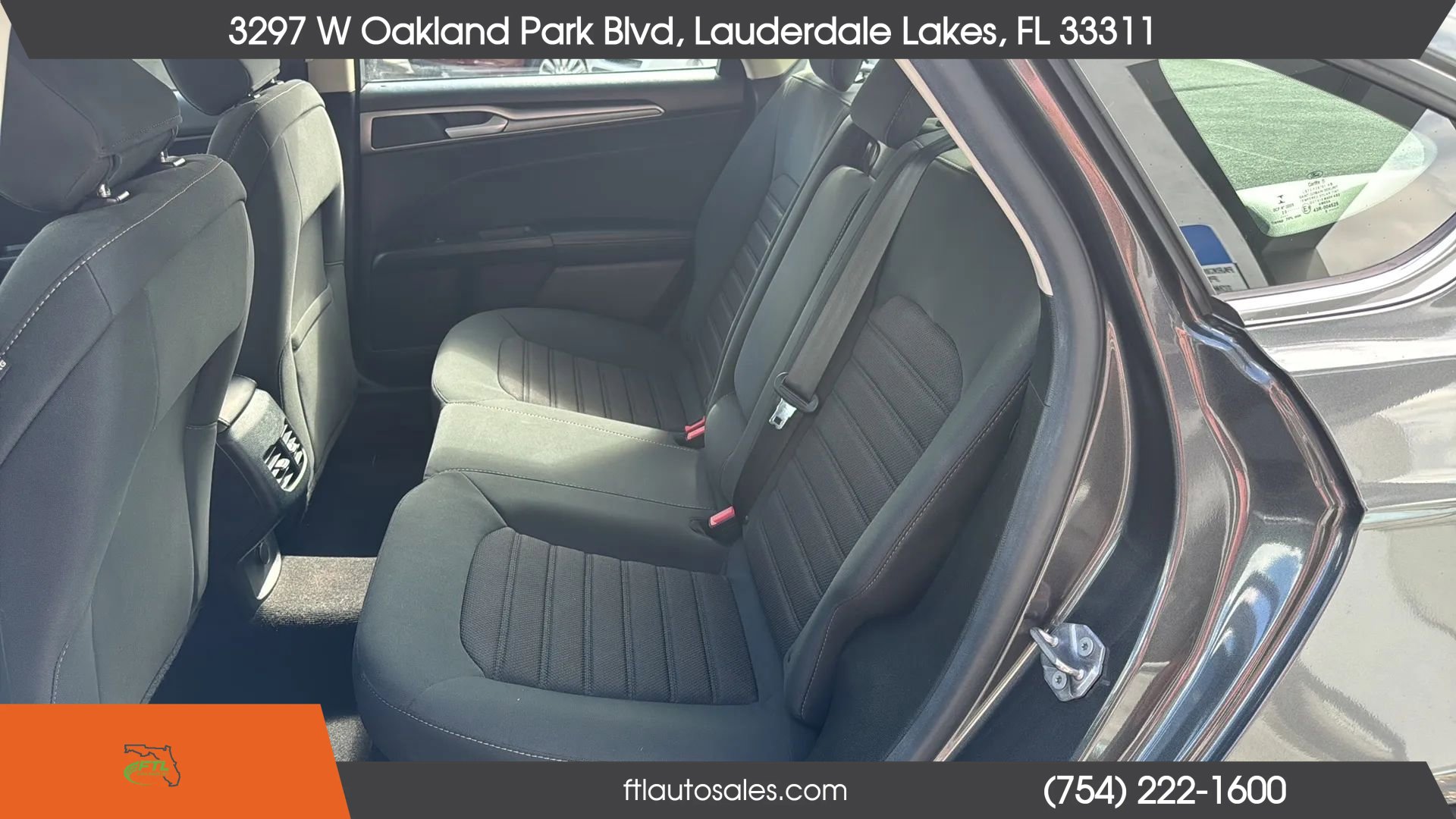 Used 2020 Ford Fusion SE image 28