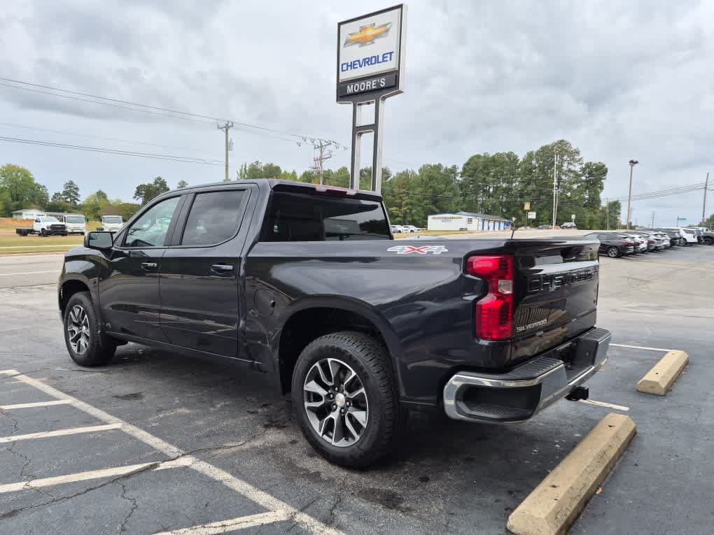 Used 2024 Chevrolet Silverado 1500 LT AWD/4WD image 14