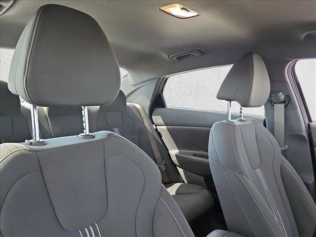 Used 2024 Hyundai Elantra SEL FWD image 17