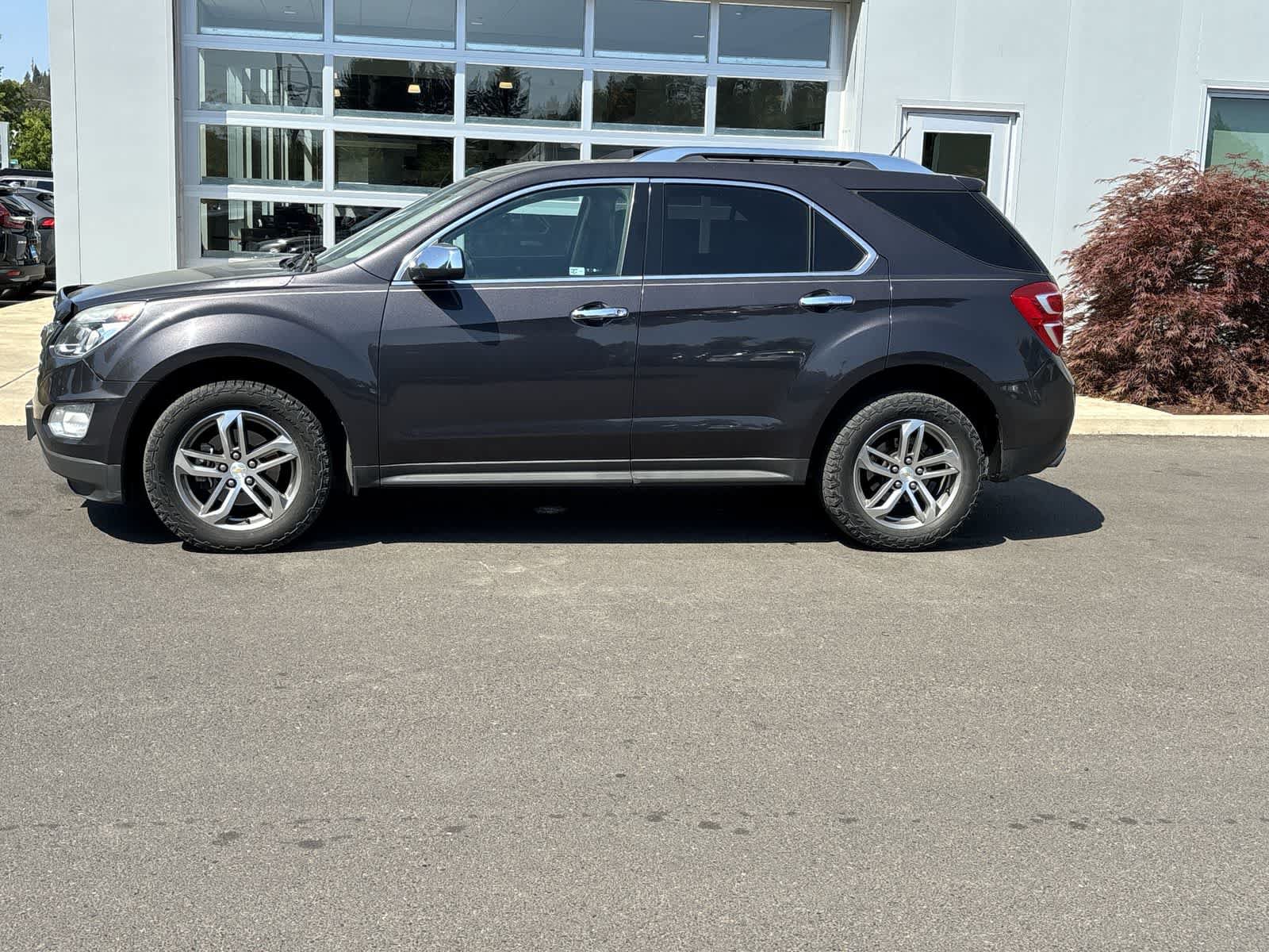 Used 2016 Chevrolet Equinox LTZ w/ Enhanced Convenience Package AWD/4WD image 2
