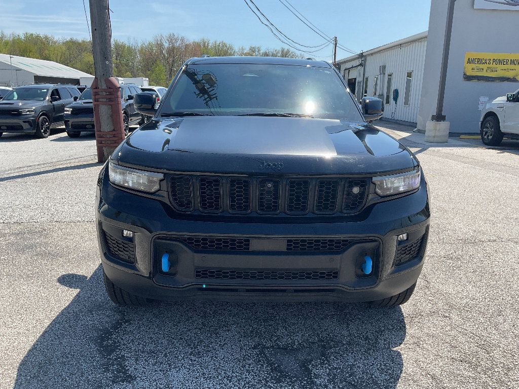 Used 2022 Jeep Grand Cherokee Trailhawk w/ Advanced Protech Group II AWD/4WD image 2