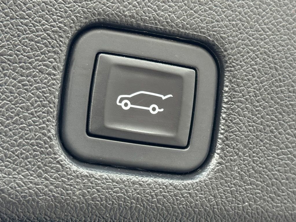 Used 2024 GMC Acadia Elevation image 34