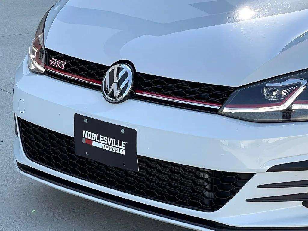 Used 2020 Volkswagen GTI SE FWD image 29