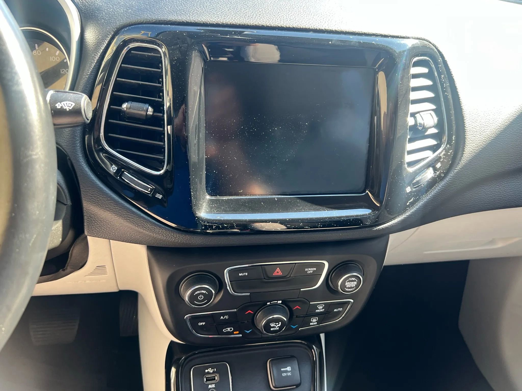 Used 2020 Jeep Compass Limited image 17