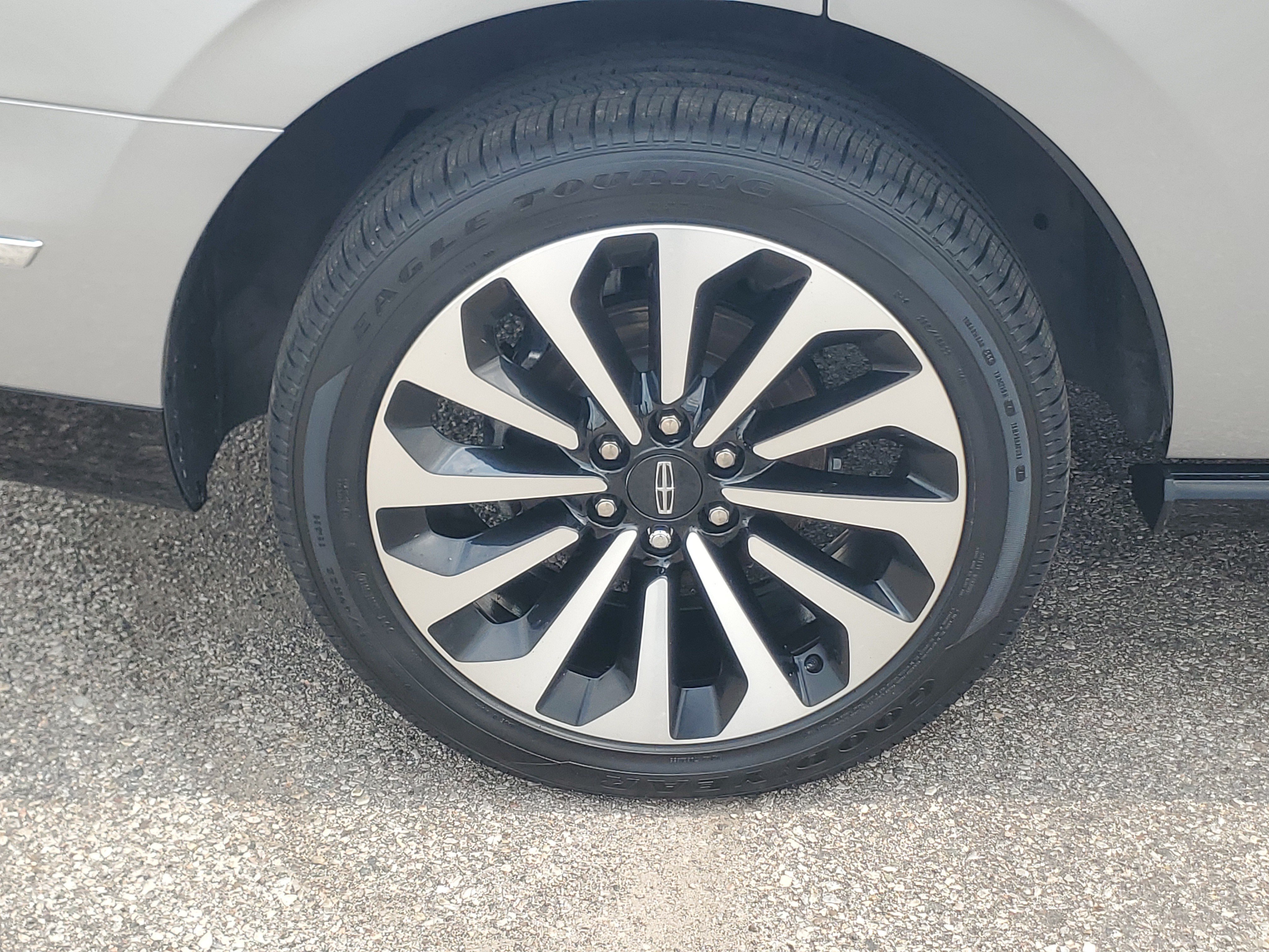 Used 2024 Lincoln Navigator Reserve AWD/4WD image 7