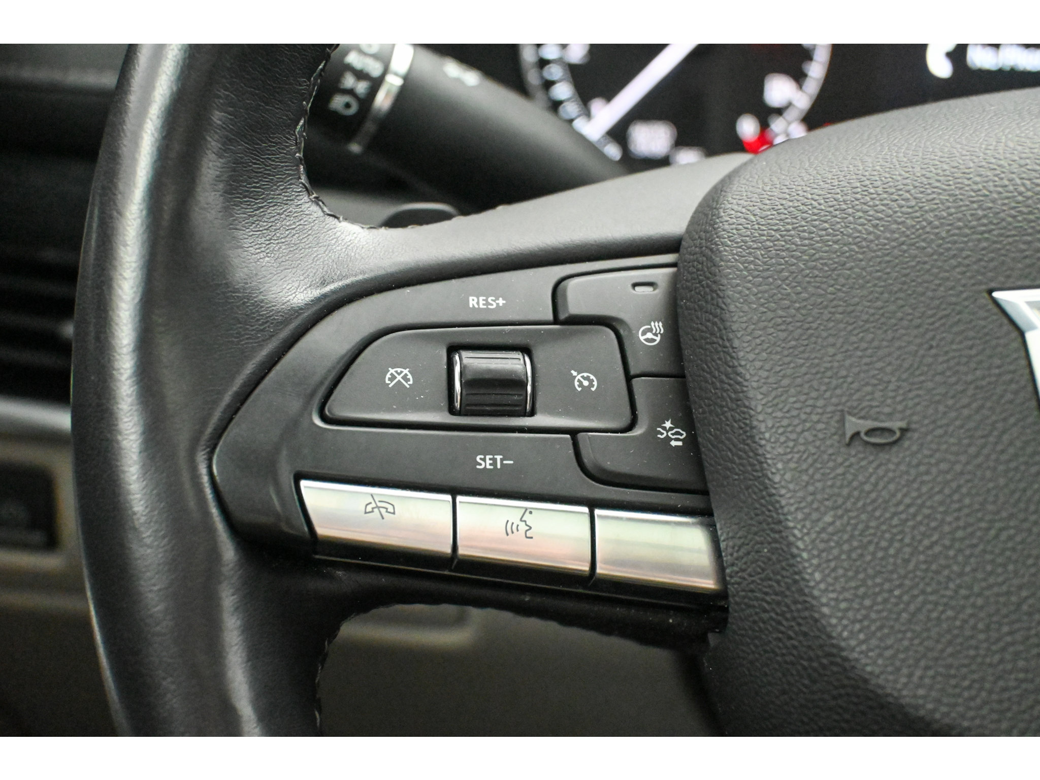 Used 2023 Cadillac XT4 Premium Luxury w/ Cold Weather Package FWD image 39