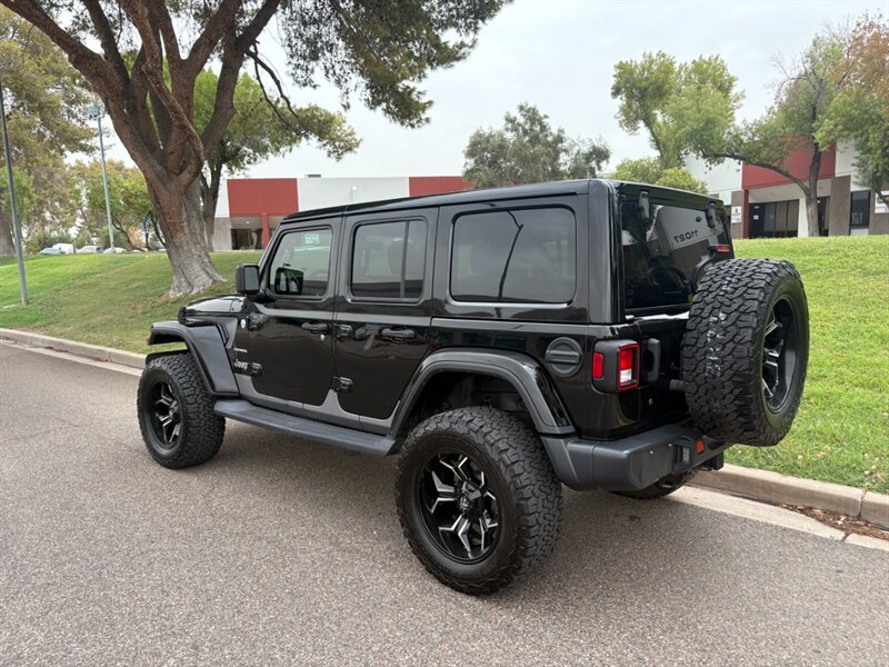 Used 2018 Jeep Wrangler Unlimited Sahara AWD/4WD image 6
