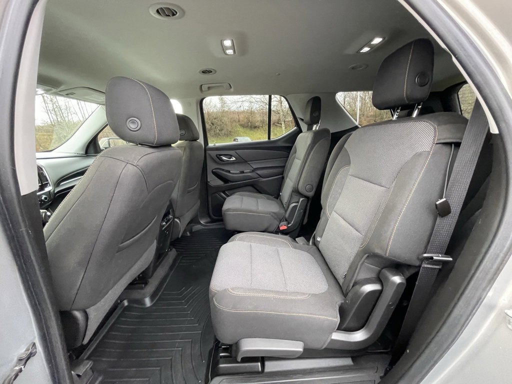 Used 2018 Chevrolet Traverse LT image 25