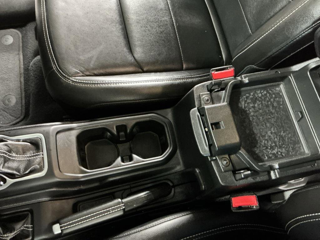 Used 2023 Jeep Wrangler Sahara AWD/4WD image 8