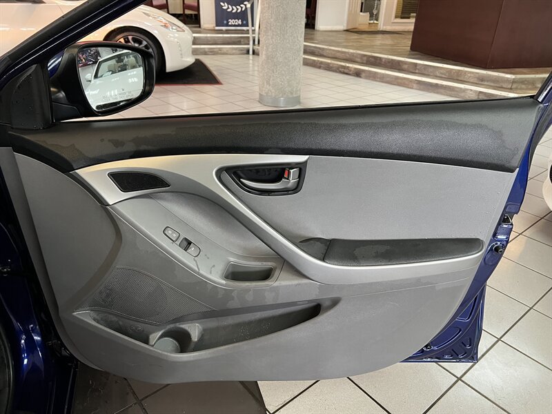 Used 2013 Hyundai Elantra GLS FWD image 26