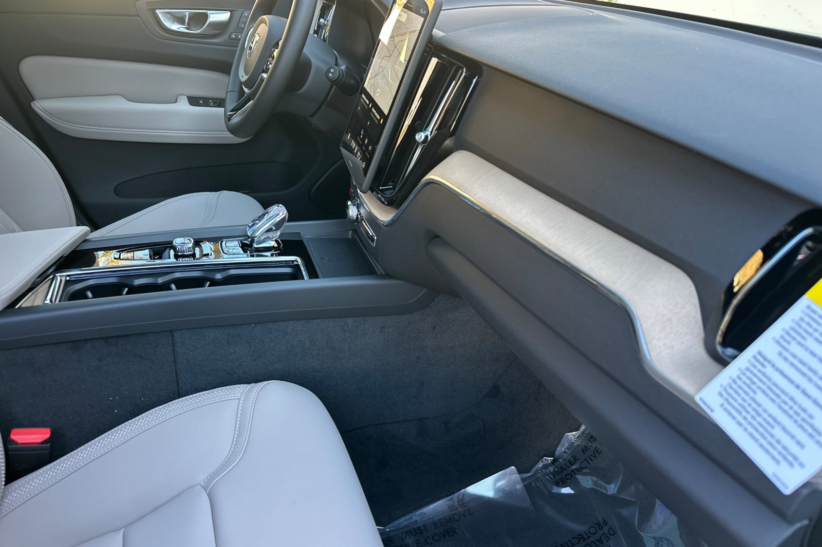 New 2026 Volvo XC60 B5 Plus w/ Climate Package image 13