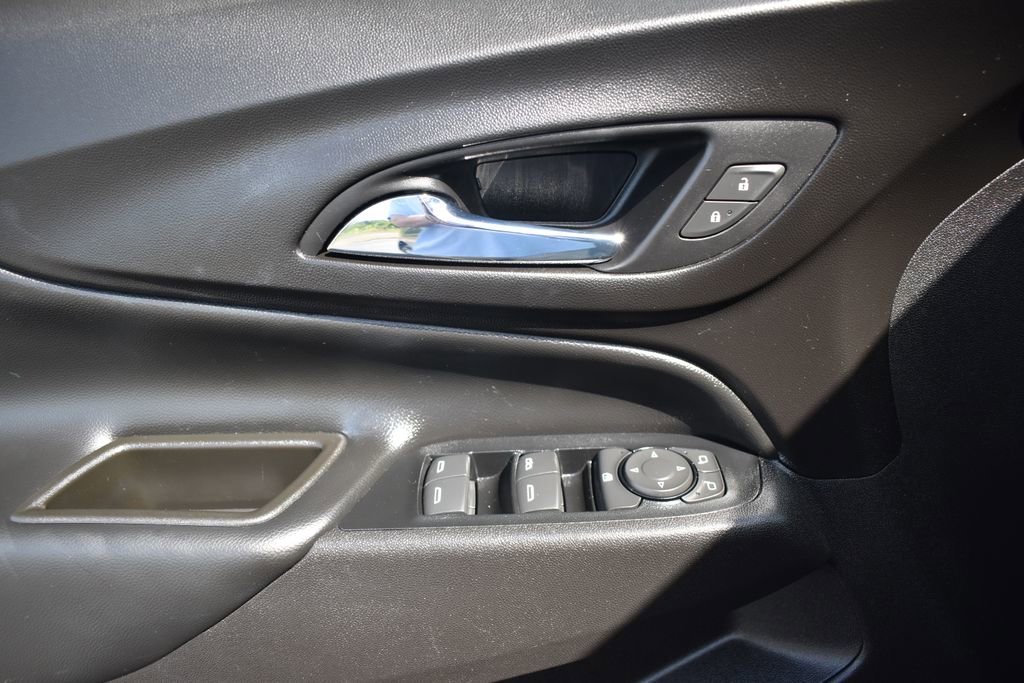 Used 2018 Chevrolet Equinox LT image 12