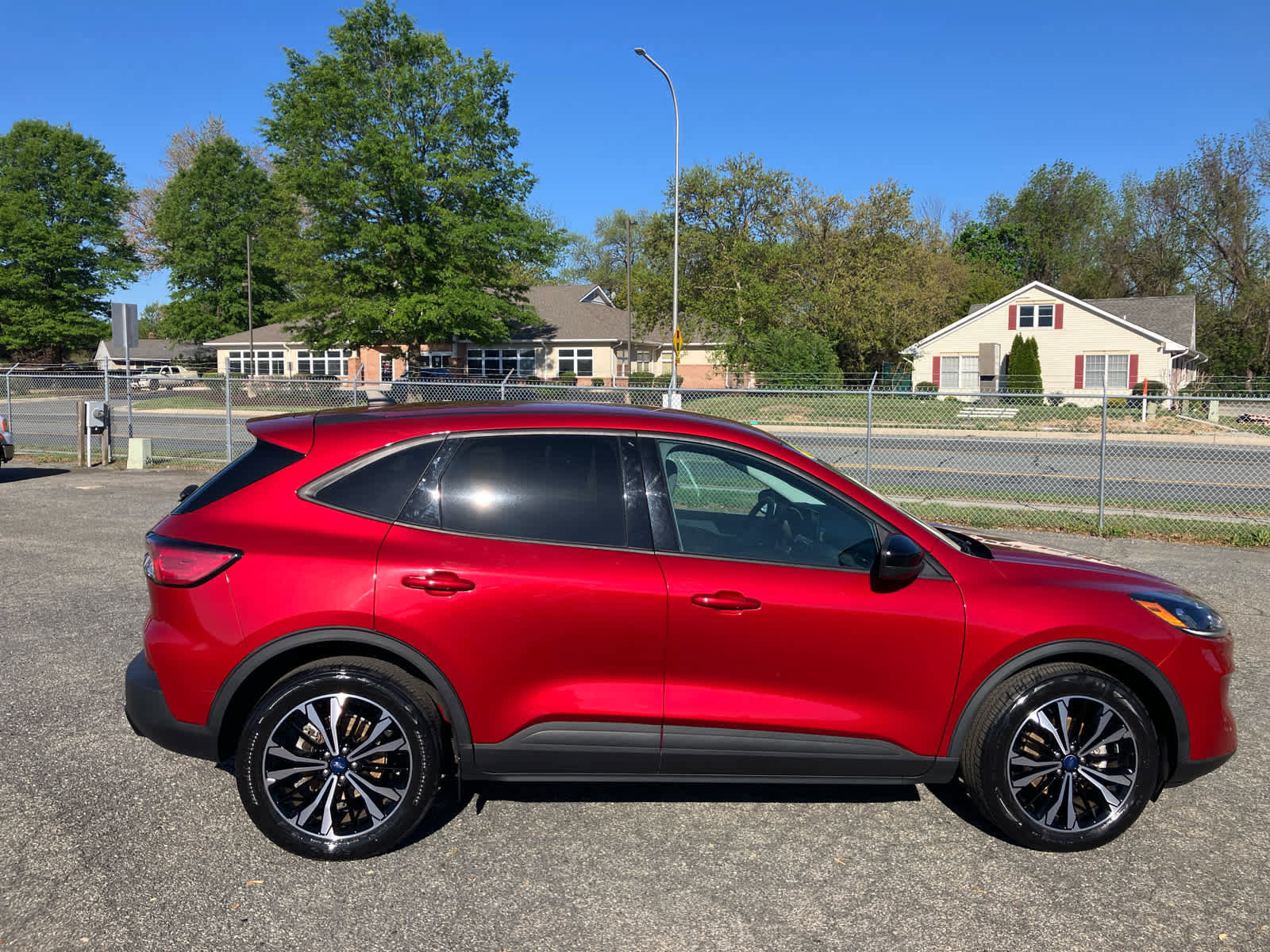 Used 2022 Ford Escape SE w/ SE Sport Appearance Package FWD image 5