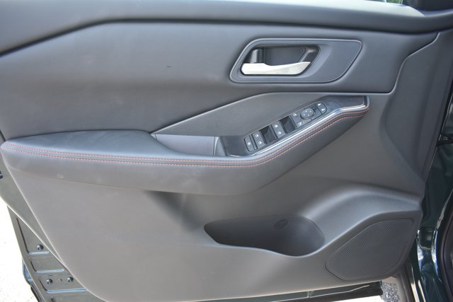 New 2026 Nissan Rogue SV AWD/4WD image 12