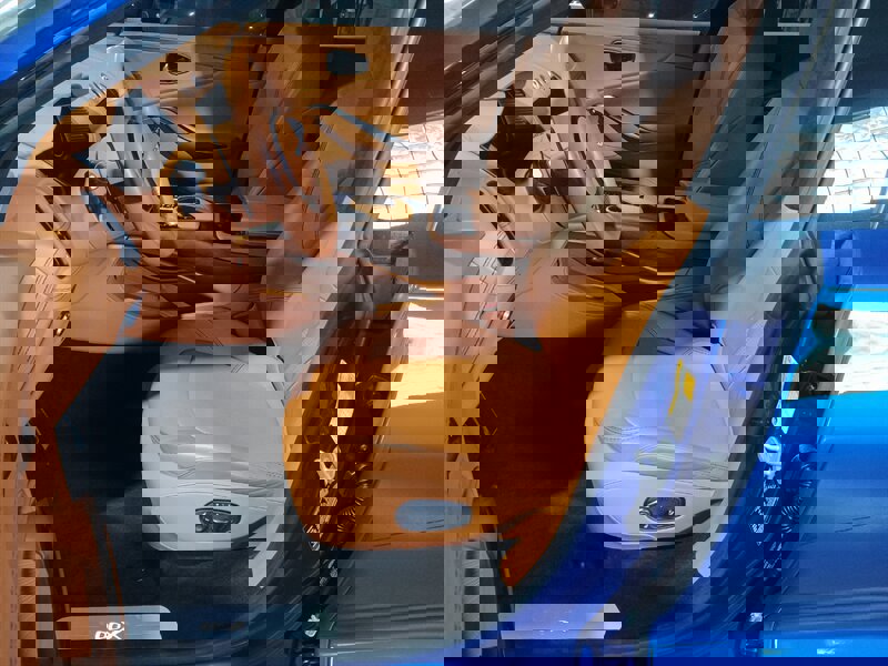 Used 2021 Aston Martin DBX image 13