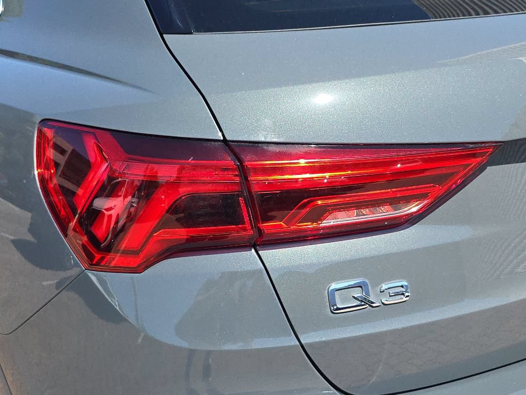 Used 2022 Audi Q3 2.0T Premium Plus AWD/4WD image 37