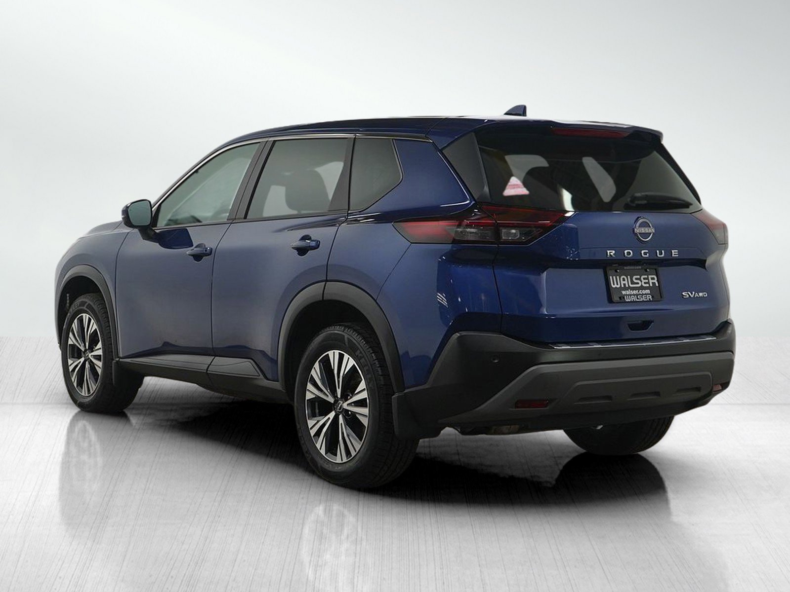 Used 2022 Nissan Rogue SV image 3