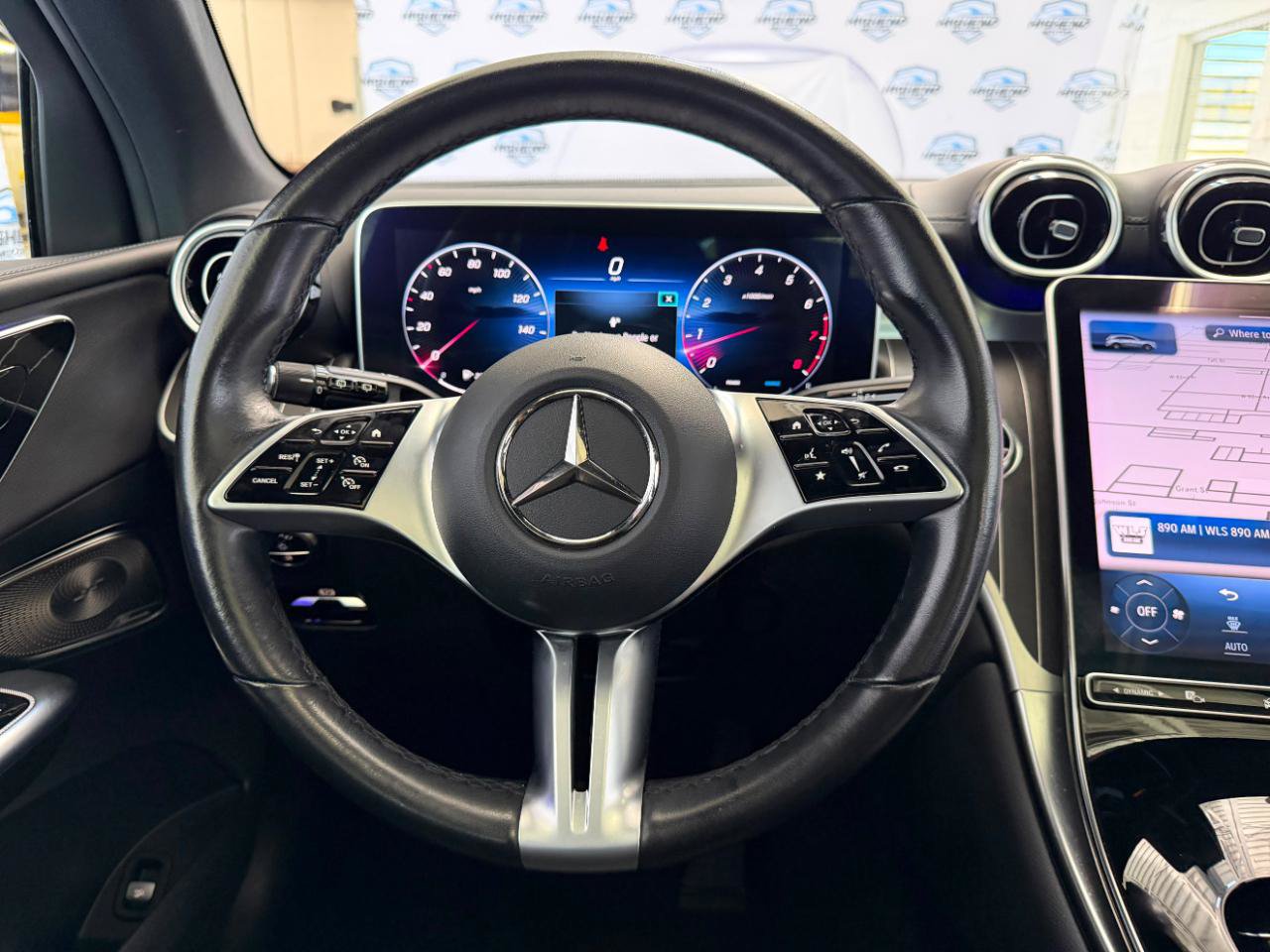 Used 2024 Mercedes-Benz GLC 300 4MATIC image 32