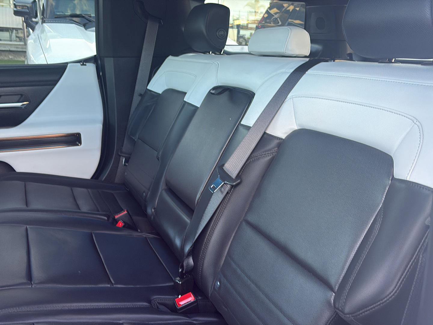 Used 2024 GMC Hummer EV 3X image 40