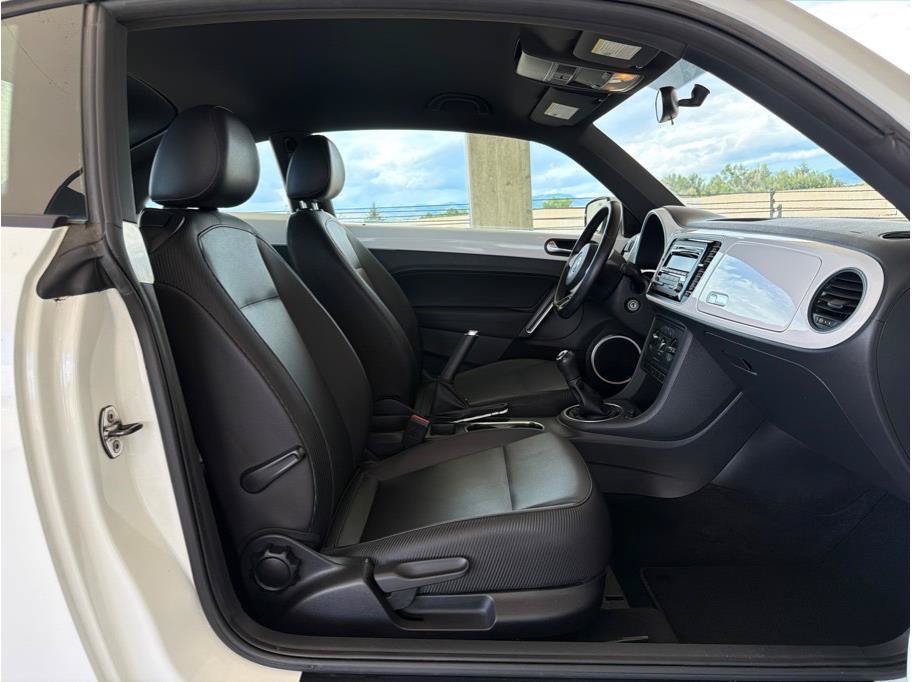 Used 2012 Volkswagen Beetle 2.5 FWD image 13