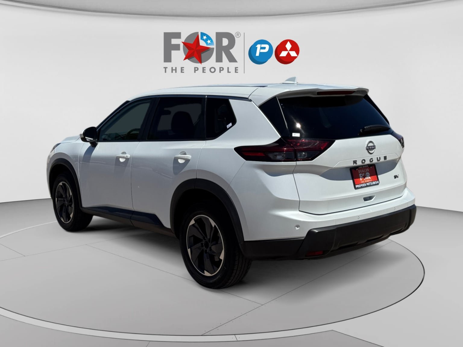 Used 2024 Nissan Rogue SV FWD image 3