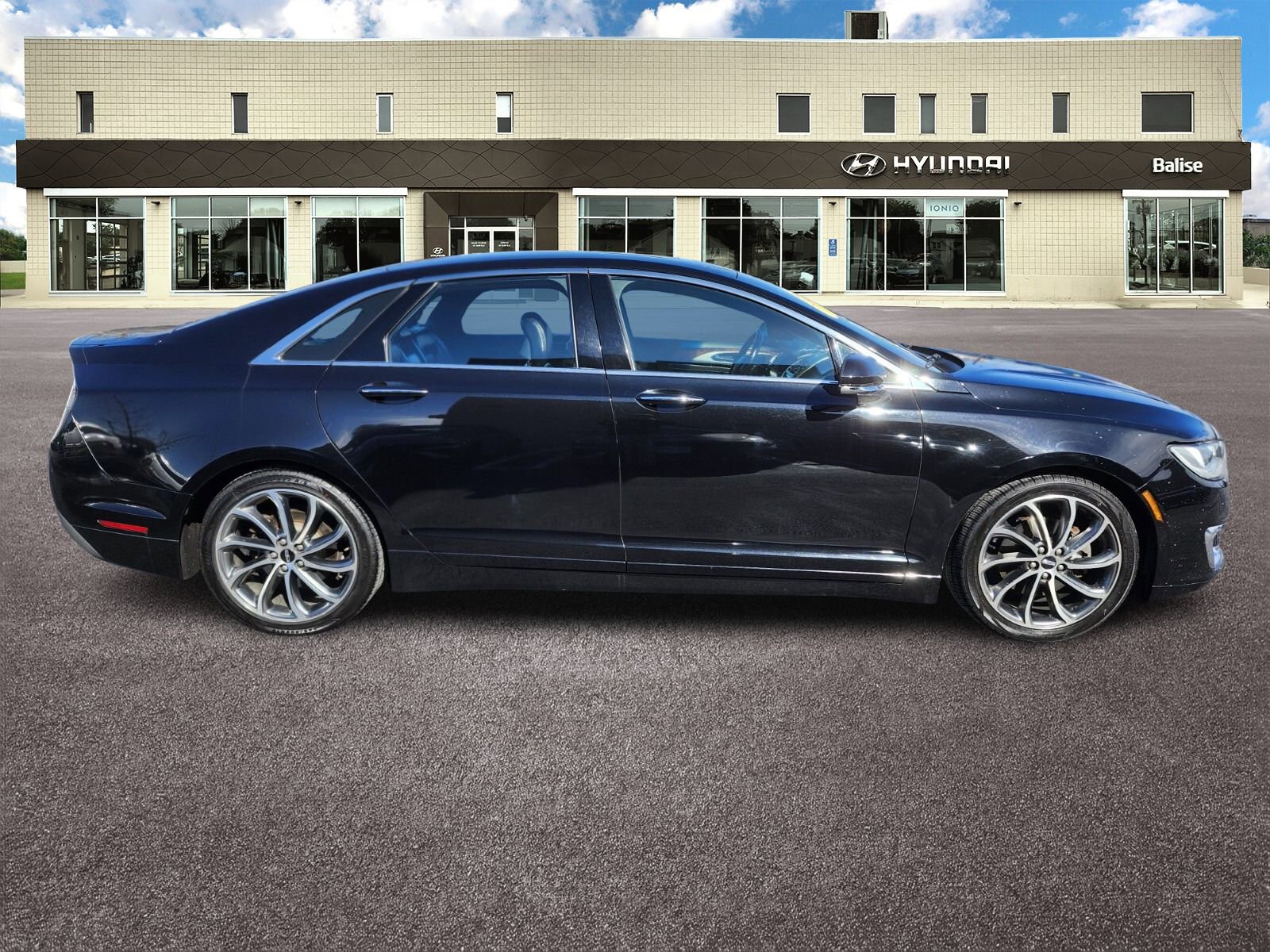 Used 2019 Lincoln MKZ Reserve w/ Reserve Plus Package image 2