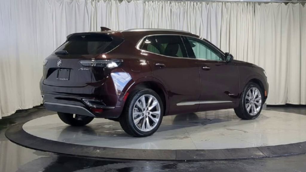 Used 2023 Buick Envision Avenir image 8