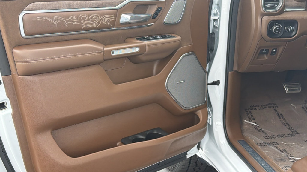 Used 2024 RAM 1500 Limited AWD/4WD image 23