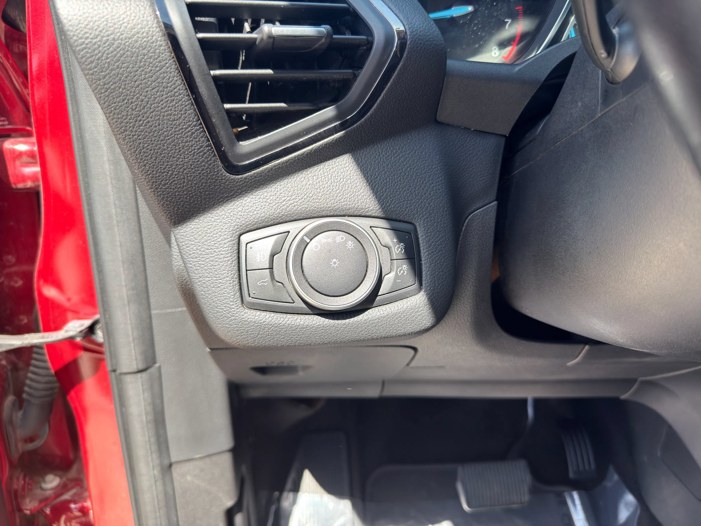 Used 2018 Ford Escape SEL AWD/4WD image 12