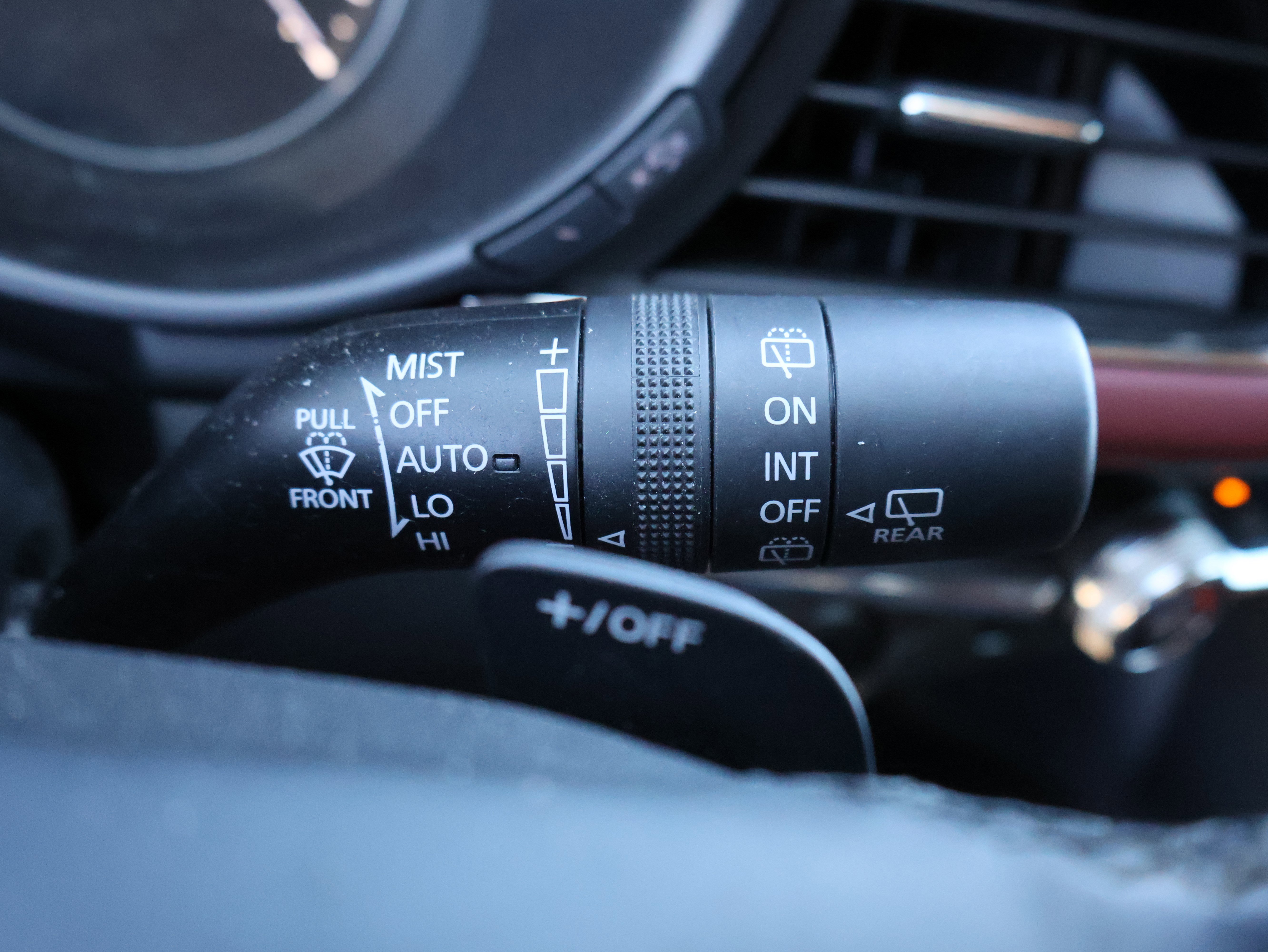 Used 2023 MAZDA MAZDA3 s image 33