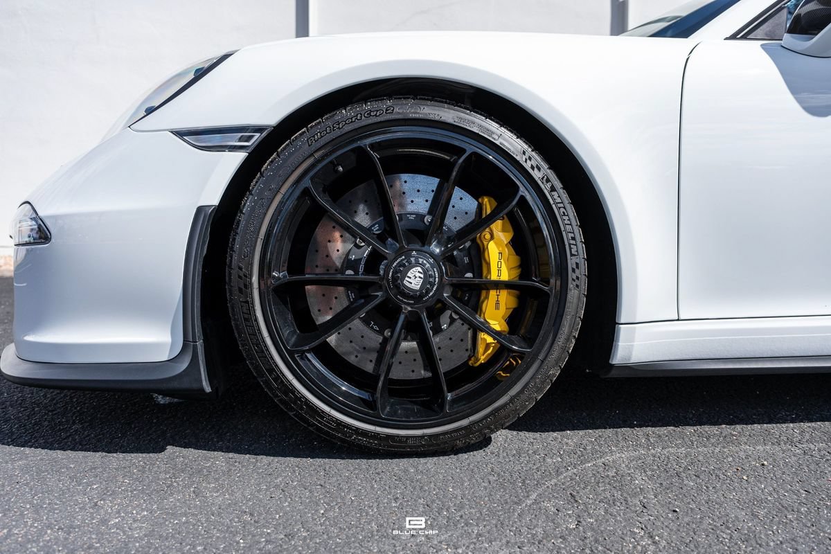 Used 2016 Porsche 911 R RWD image 5