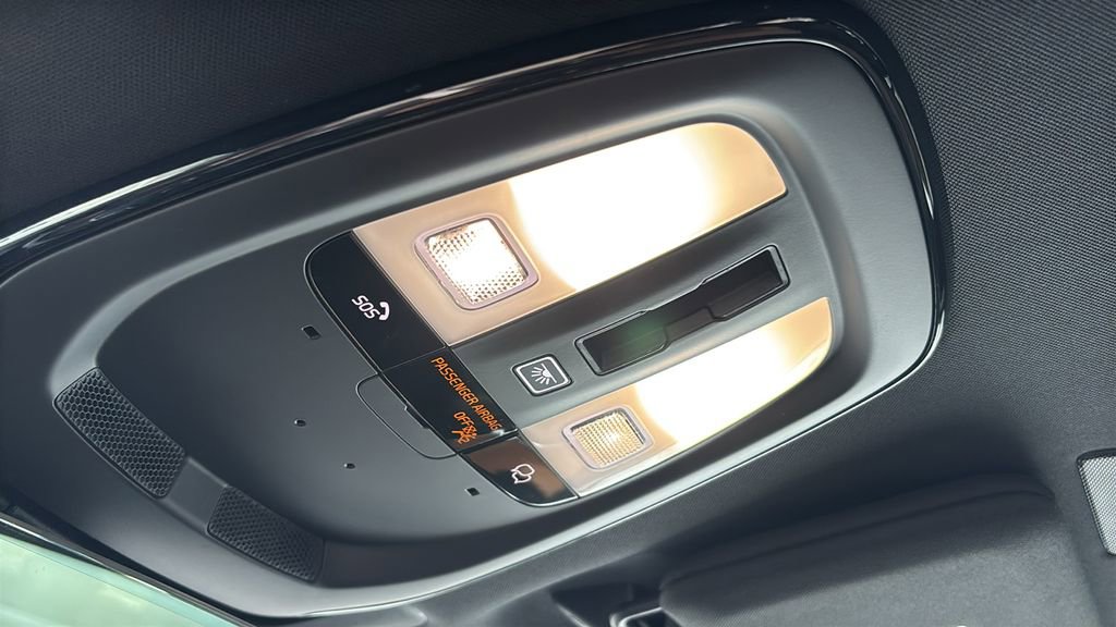 Used 2024 Volvo XC90 B6 Plus image 24