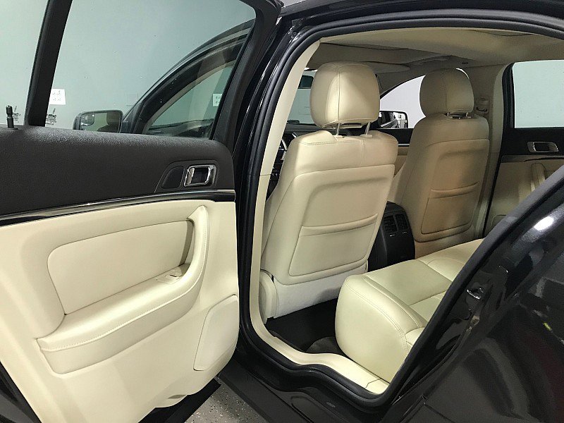 Used 2013 Lincoln MKS FWD image 15