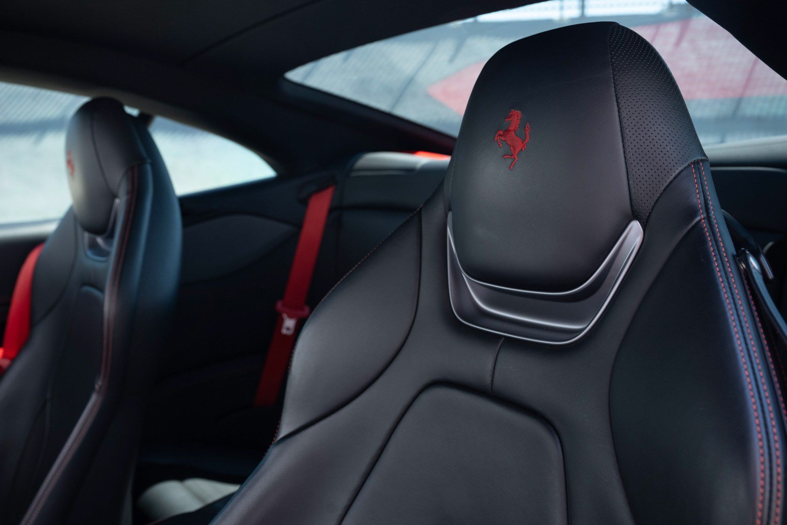 Used 2019 Ferrari Portofino RWD image 53