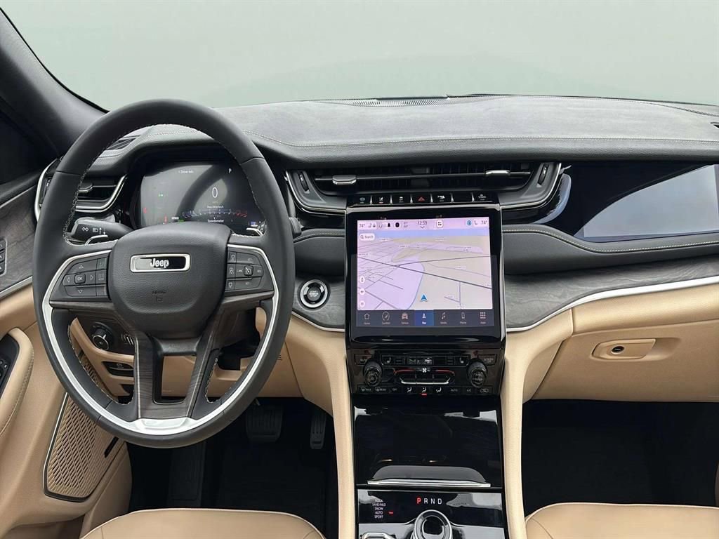 Used 2023 Jeep Grand Cherokee 4WD 4xe image 14