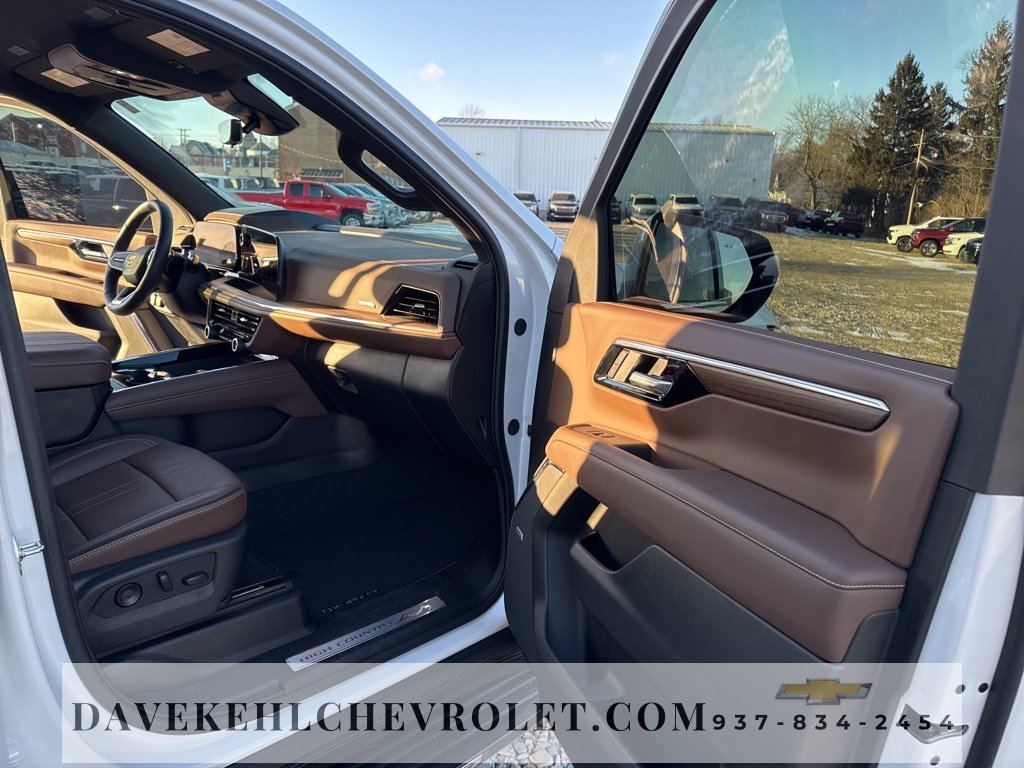 Certified 2025 Chevrolet Suburban High Country image 26