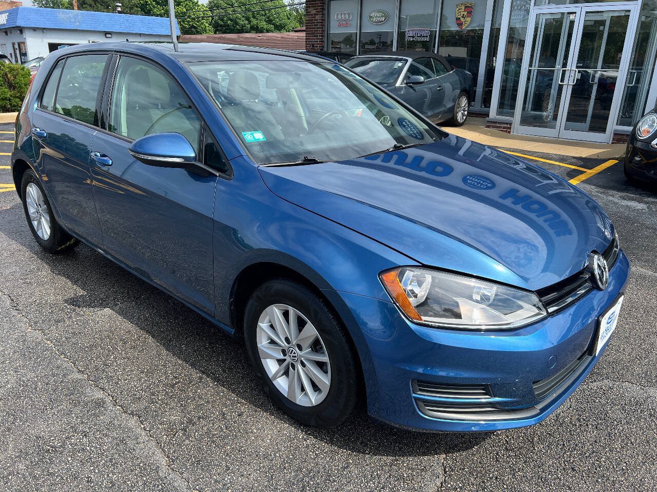 Used 2015 Volkswagen Golf S FWD image 4