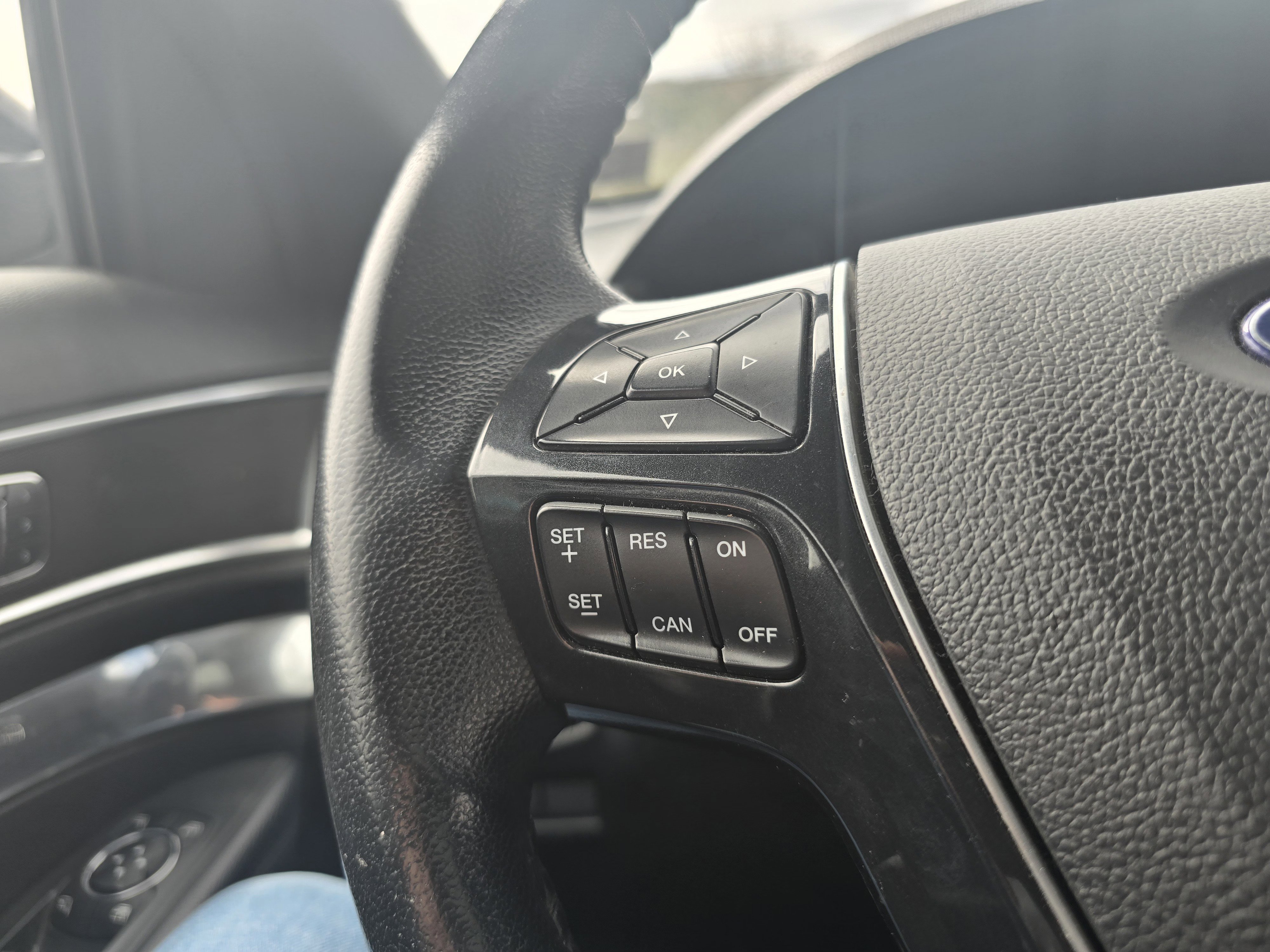 Used 2017 Ford Explorer Limited image 18