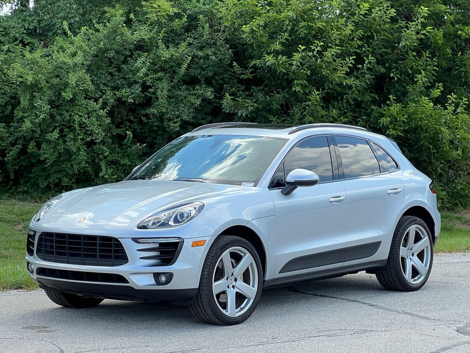 Used 2016 Porsche Macan S AWD/4WD image 1