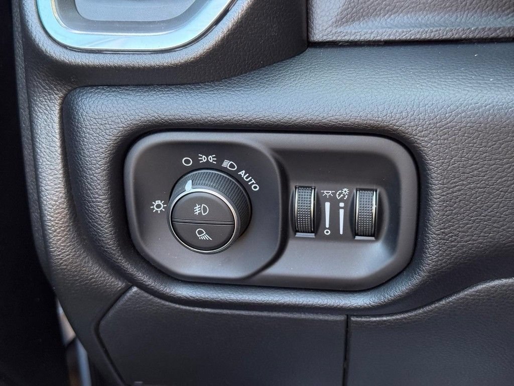 Certified 2026 RAM 2500 Laramie AWD/4WD image 18